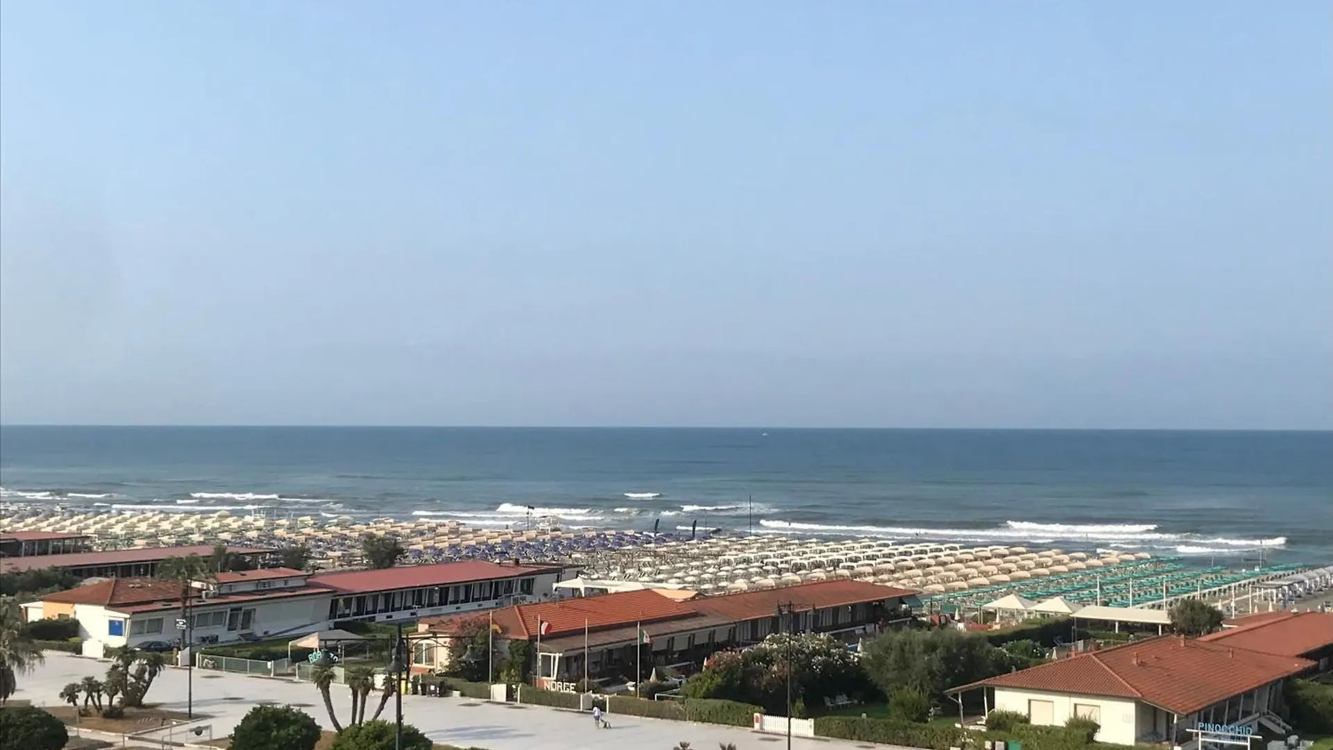Lucevanlestelle - Full Comfort Quiet Apartment By The Promenade Viareggio