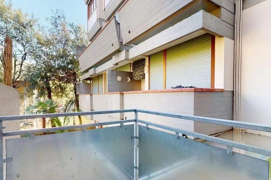 Lucevanlestelle - Full Comfort Quiet Apartment By The Promenade Viareggio Italy