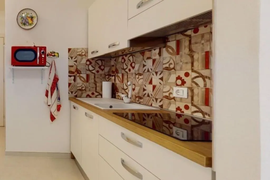 Lucevanlestelle - Full Comfort Quiet Apartment By The Promenade Viareggio