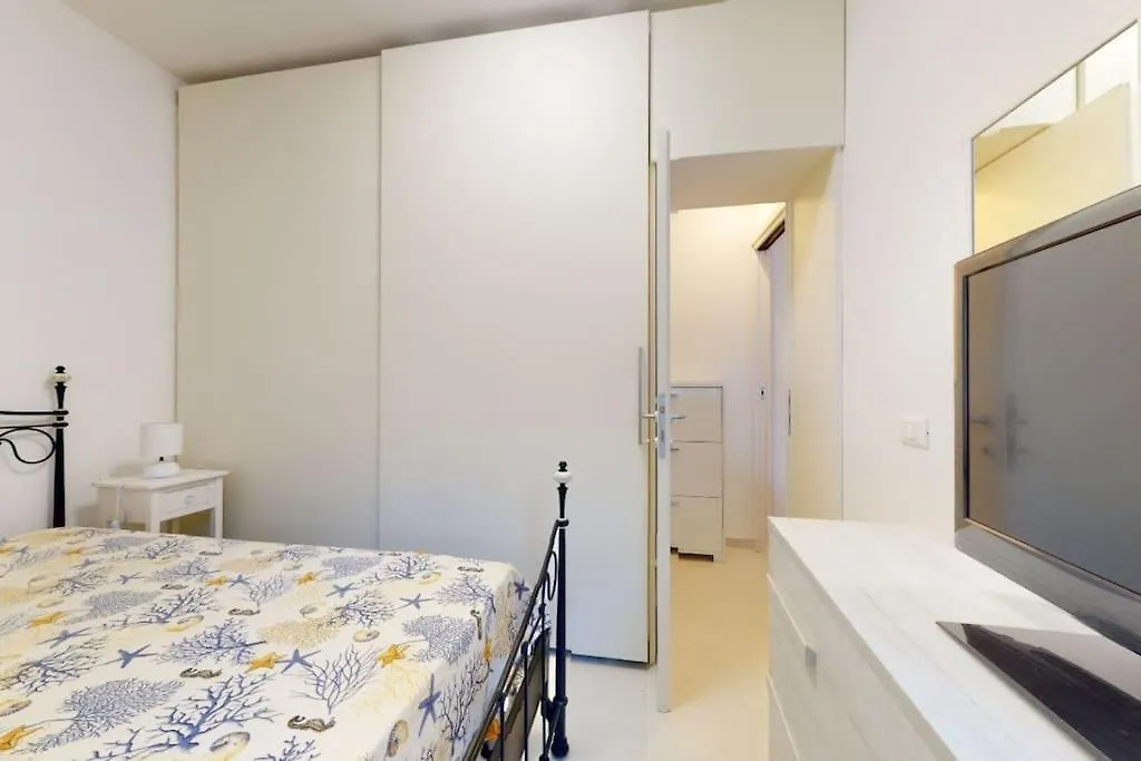 Lucevanlestelle - Full Comfort Quiet Apartment By The Promenade Viareggio