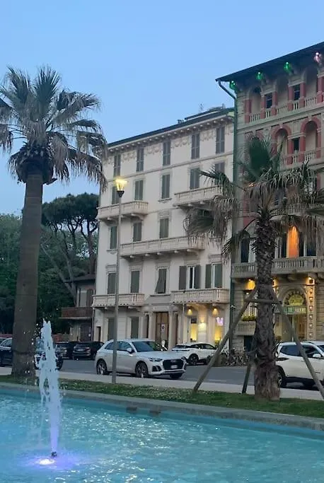 Lucevanlestelle - Full Comfort Quiet Apartment By The Promenade Viareggio